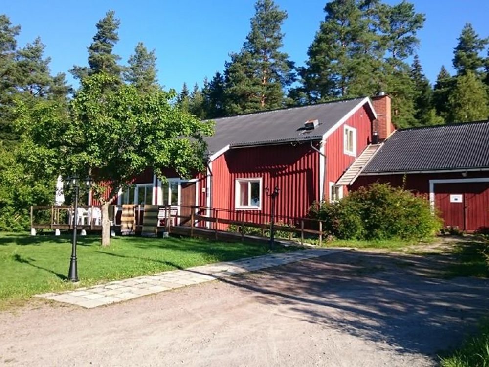 Mellangården sommar Mellangården sommar